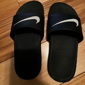 Nike slide sandals.  Boys size 3.